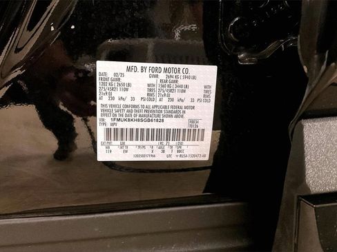 Certified 2025 Ford Explorer ST-Line w/ ST-Line Street Pack image 30