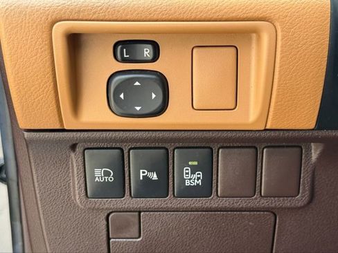 Used 2017 Lexus ES 350 w/ Luxury Package FWD image 19