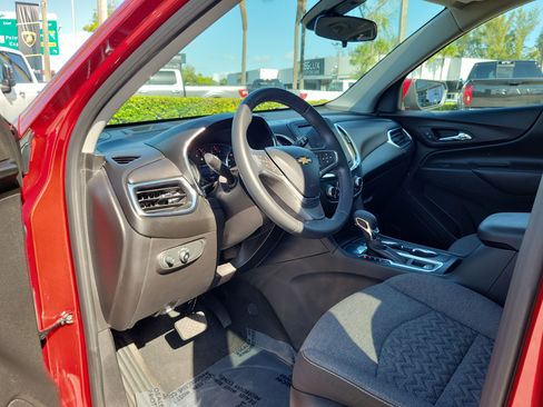 Used 2023 Chevrolet Equinox LT FWD image 9