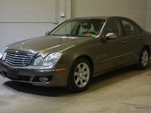 Used 2008 Mercedes-Benz E 320 BlueTEC Sedan image 2