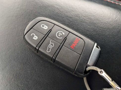 Used 2024 Dodge Durango GT image 34