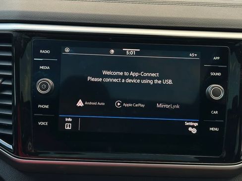 Used 2022 Volkswagen Atlas Cross Sport SE w/ Panoramic Sunroof Package image 28