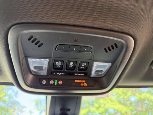 Used 2023 Chevrolet Traverse Premier w/ Redline Edition AWD/4WD image 30