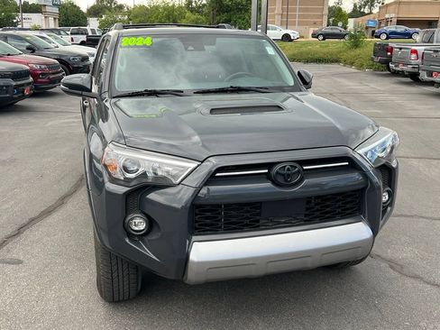 Used 2024 Toyota 4Runner TRD Off-Road Premium w/ Moonroof Package AWD/4WD image 5