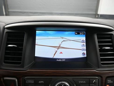 Used 2020 Nissan Pathfinder Platinum image 19