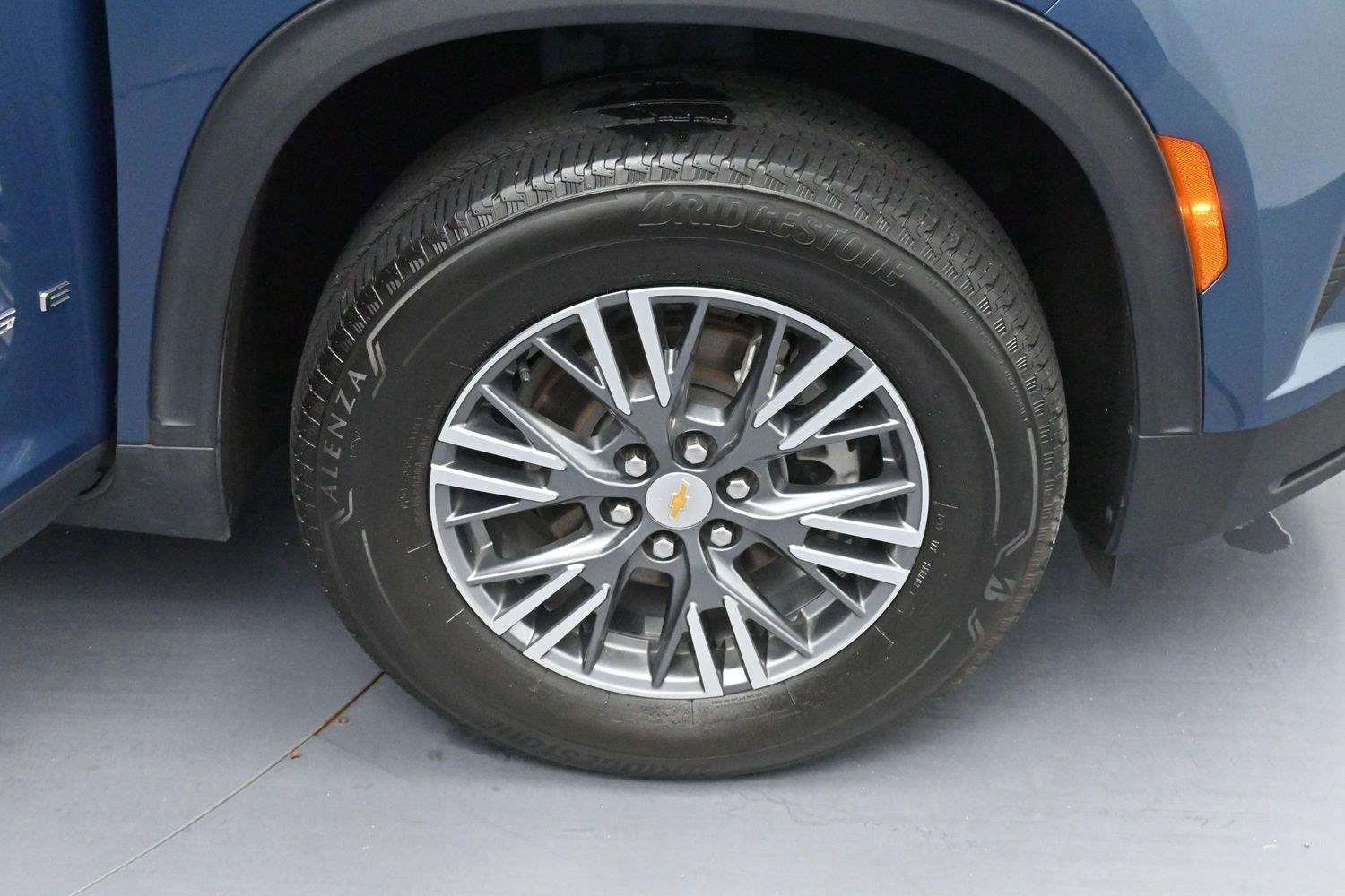 Used 2024 Chevrolet Traverse LT w/ LPO, Floor Liner Package FWD image 33
