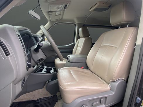 Used 2019 Nissan NV 3500 SL RWD image 9