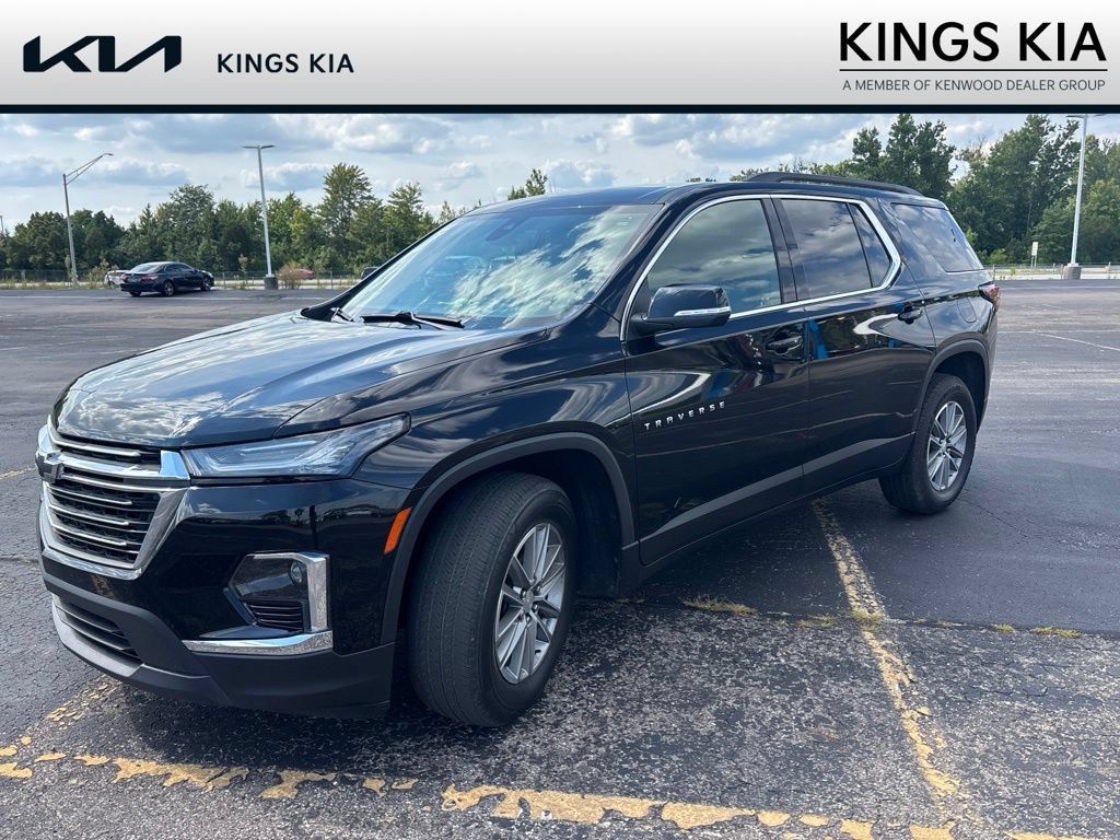 Used 2024 Chevrolet Traverse LT AWD/4WD image 1