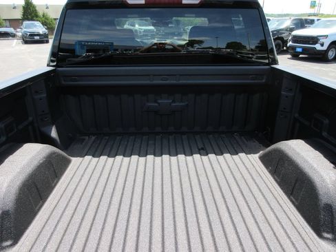 New 2026 Chevrolet Silverado 1500 Custom Trail Boss w/ LPO, Dark Essentials Package AWD/4WD image 12
