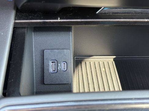 Used 2022 Ford F250 Lariat AWD/4WD image 35