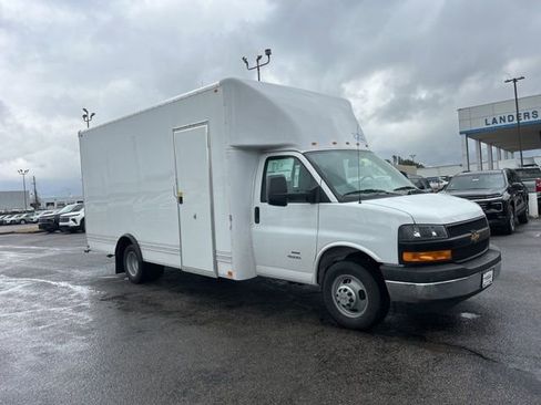 New 2026 Chevrolet Express 4500 w/ Power Convenience Package RWD image 1