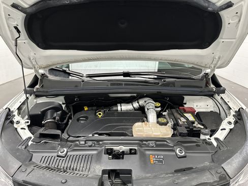 Used 2022 Chevrolet Trax LT w/ LT Convenience Package image 36