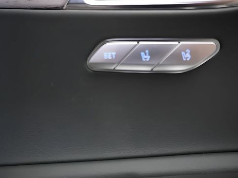Certified 2025 Genesis GV80 2.5T Advanced AWD/4WD image 10