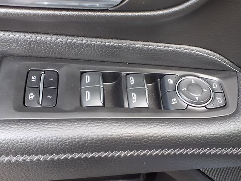 Certified 2023 GMC Yukon Denali image 21