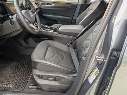 Used 2024 Volkswagen Atlas SE FWD image 14