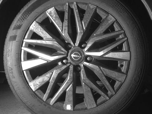 Used 2025 Nissan Altima 2.5 SV FWD image 15
