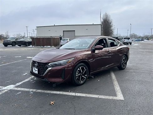 Used 2024 Nissan Sentra SV image 2