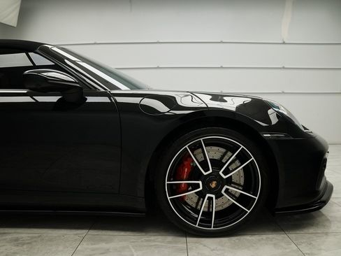 Used 2022 Porsche 911 Targa 4 GTS image 16