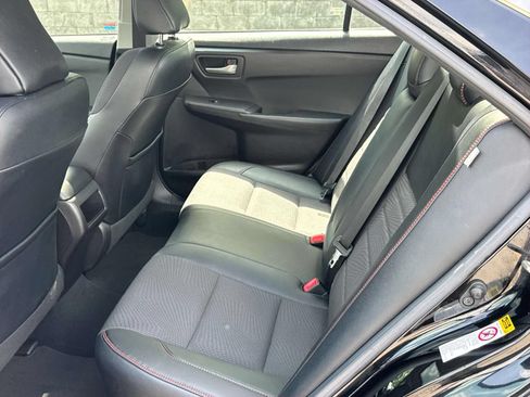 Used 2016 Toyota Camry SE w/ Moonroof Package FWD image 23