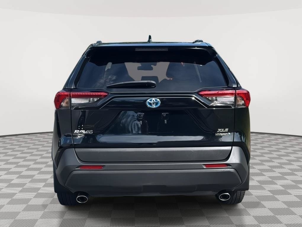 Used 2020 Toyota RAV4 XLE w/ XLE Grade Weather Package AWD/4WD image 3