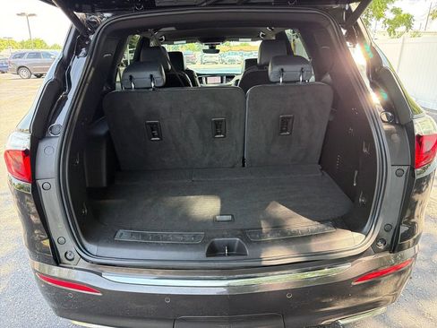 Used 2024 Buick Enclave Premium AWD/4WD image 28