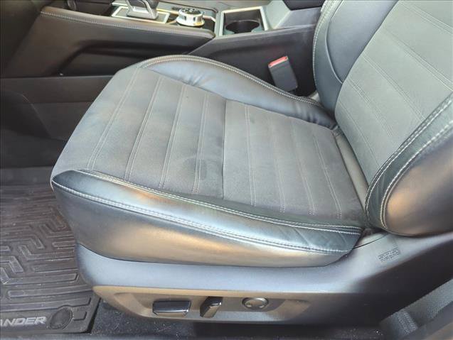 Used 2022 Mitsubishi Outlander SE FWD image 12