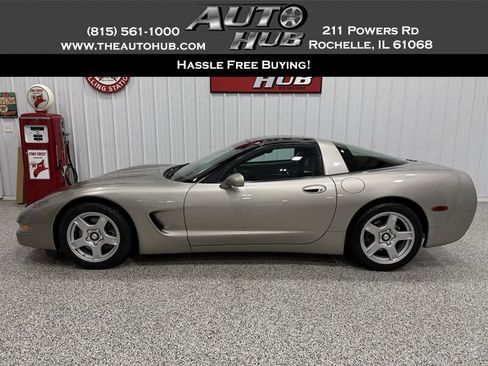 Used 1999 Chevrolet Corvette Coupe w/ Performance Handling Pkg RWD image 1