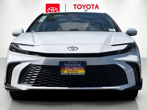 New 2026 Toyota Camry SE image 8