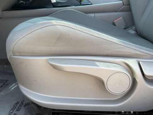 Used 2025 Hyundai Elantra SEL FWD image 13