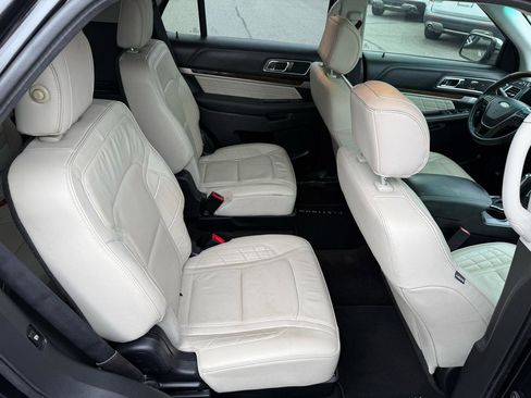 Used 2016 Ford Explorer Platinum AWD/4WD image 18