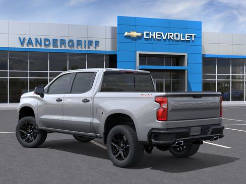 Used 2026 Chevrolet Silverado 1500 LT Trail Boss w/ LT Trail Boss Premium Package AWD/4WD image 3