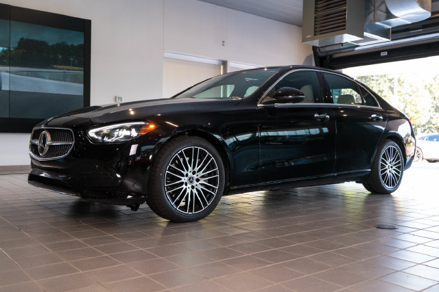 Used 2026 Mercedes-Benz C 300 4MATIC Sedan image 3