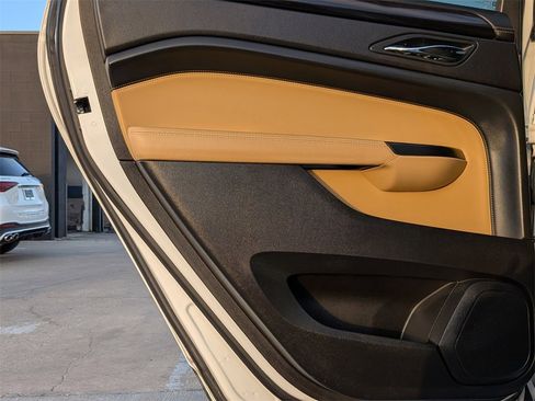 Used 2015 Cadillac SRX Performance w/ Driver Awareness Package image 22