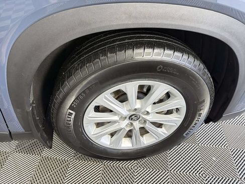 Used 2024 Toyota Grand Highlander AWD image 12