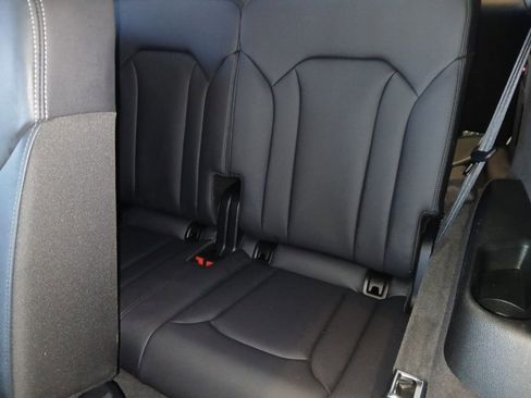 Used 2025 Audi Q7 3.0T Premium Plus image 21