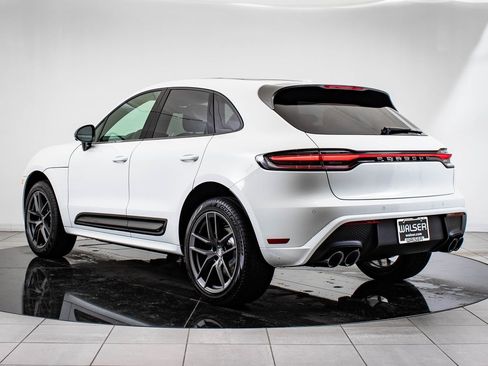Certified 2025 Porsche Macan Turbo image 3