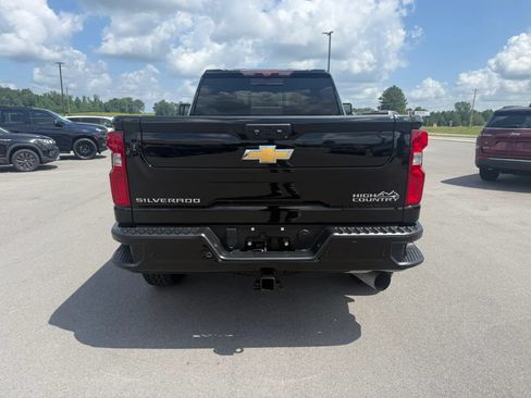 Used 2023 Chevrolet Silverado 2500 High Country w/ Z71 Off-Road Package AWD/4WD image 5