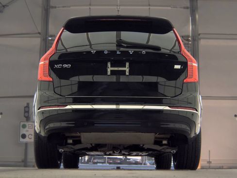 Used 2024 Volvo XC90 T8 Ultimate w/ Protection Package Premier AWD/4WD image 13
