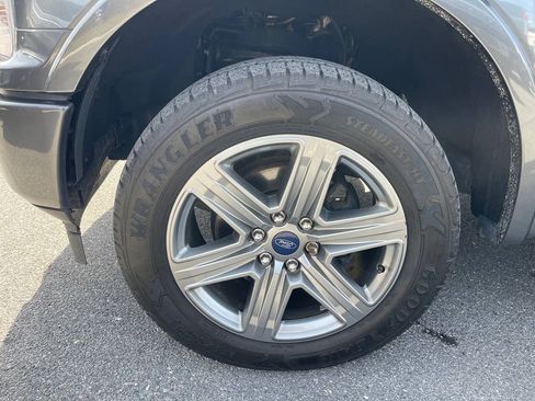 Used 2019 Ford F150 Lariat w/ Equipment Group 502A Luxury AWD/4WD image 15