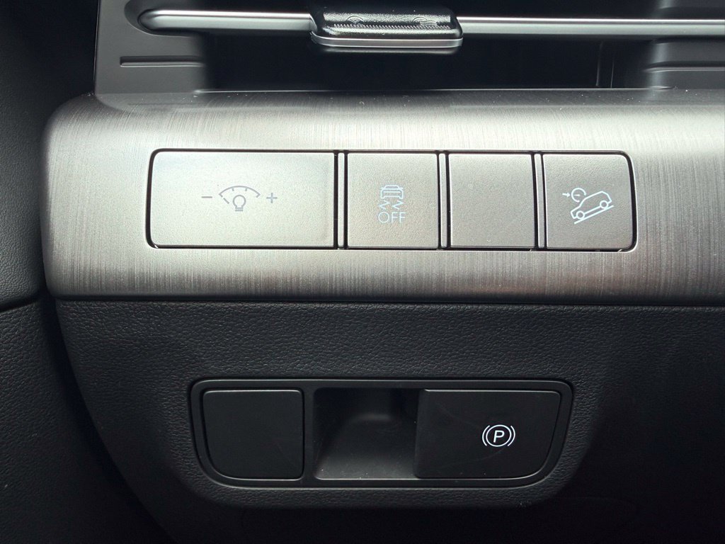 Used 2026 Hyundai Kona SEL Premium AWD/4WD image 22