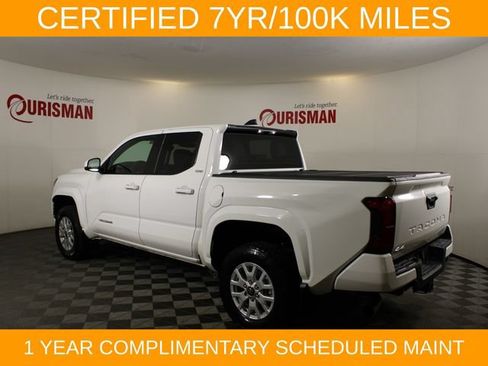 Used 2025 Toyota Tacoma SR5 AWD/4WD image 4