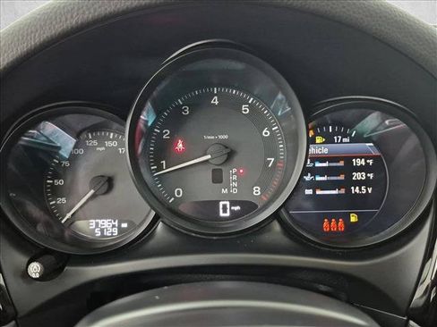 Certified 2022 Porsche Macan AWD/4WD image 12
