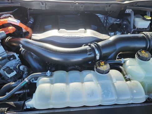 Used 2021 Ford F150 Lariat w/ Equipment Group 502A High AWD/4WD image 18