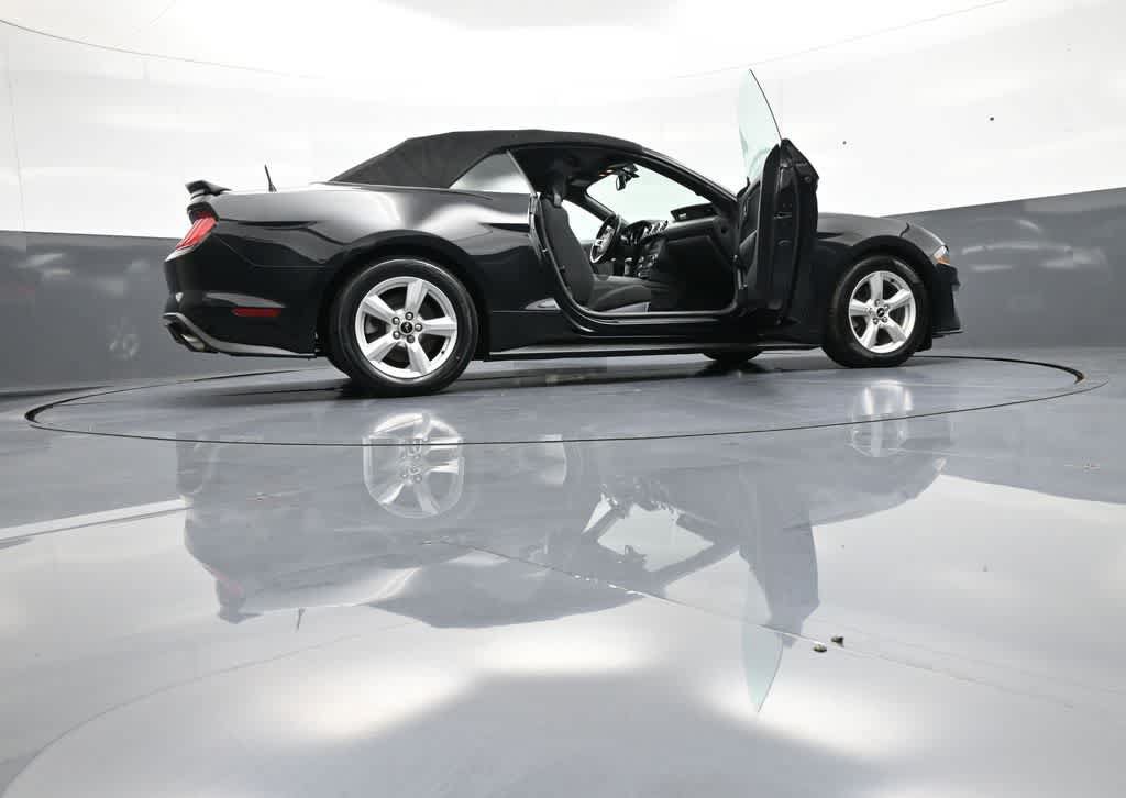 Used 2019 Ford Mustang Convertible RWD image 49