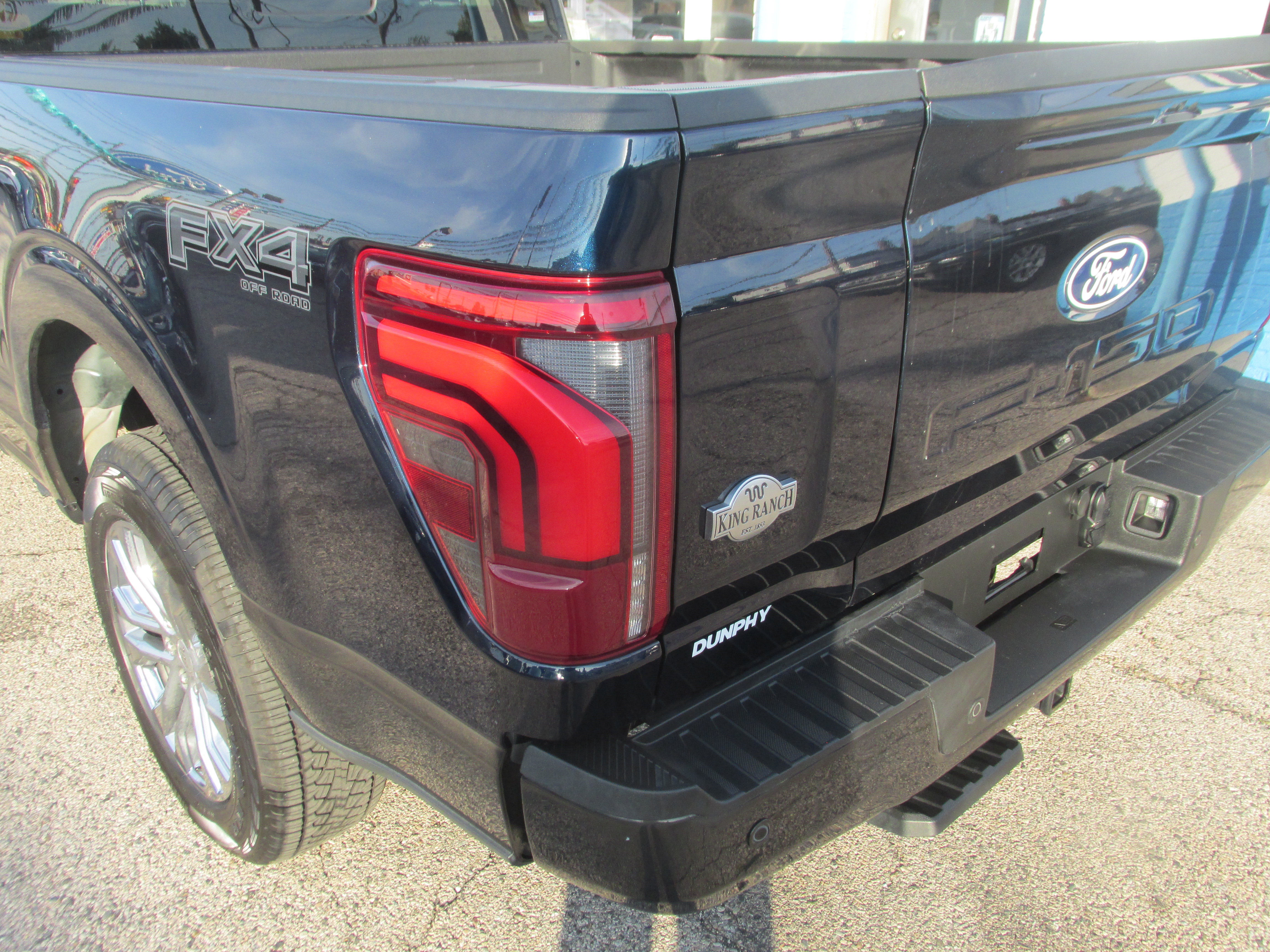 Used 2024 Ford F150 King Ranch w/ FX4 Off-Road Package AWD/4WD image 11