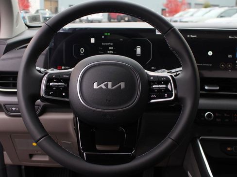 New 2026 Kia Carnival SX image 11