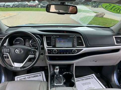 Used 2015 Toyota Highlander XLE AWD/4WD image 13