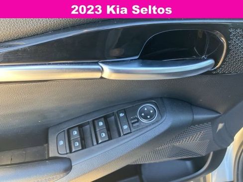 Used 2023 Kia Seltos S w/ Navigation Package image 24
