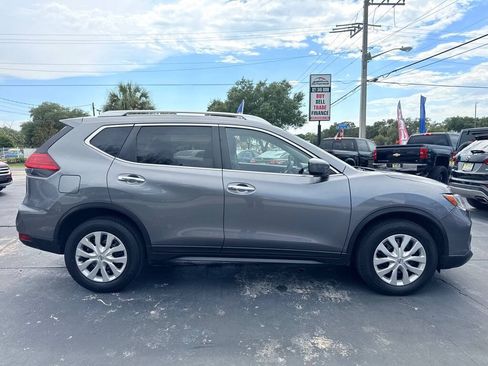 Used 2017 Nissan Rogue S w/ S Appearance Package AWD/4WD image 3
