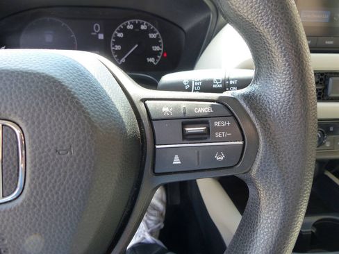 Used 2023 Honda HR-V LX image 24